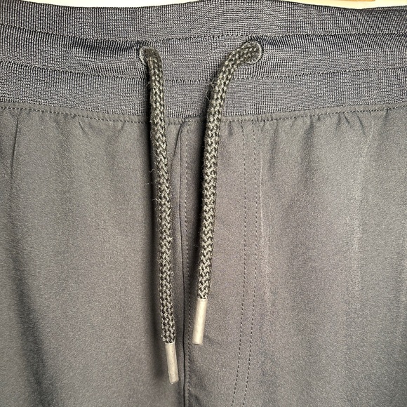 UNDER ARMOUR - Slim Fit Tapered Workout Pants, Size XL - Picture 5 of 10